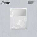 the album cover for ITZY - Motto [Photobook B ver.]